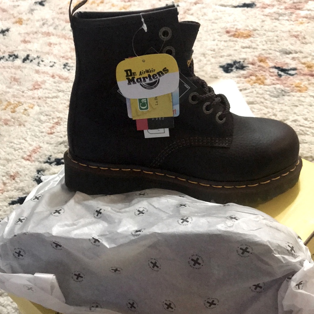 Dr. Martens ICON 7 B10